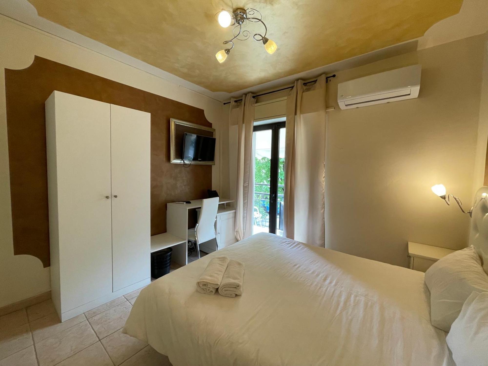 Hotel Central Giacomini 萨罗 外观 照片