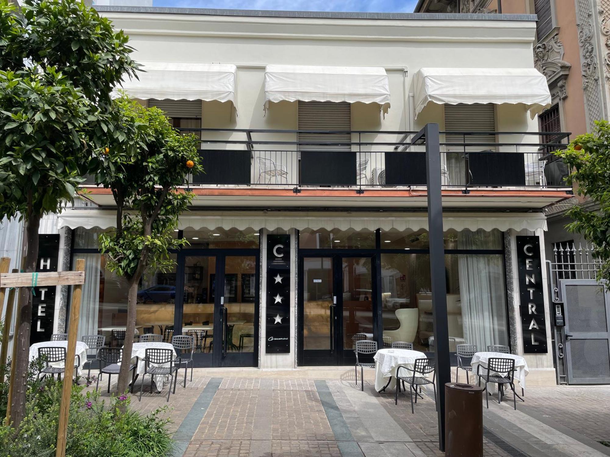 Hotel Central Giacomini 萨罗 外观 照片