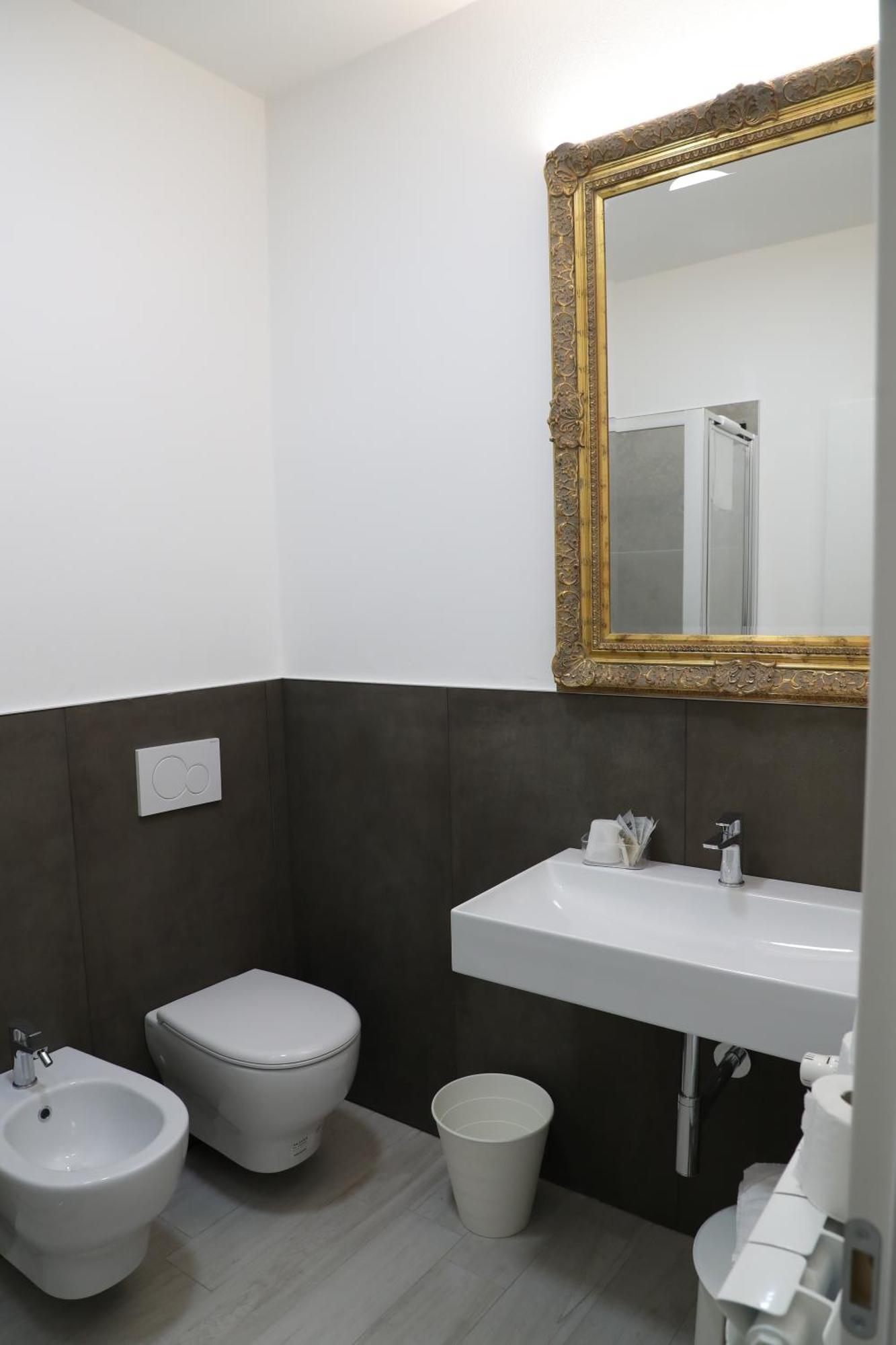 Hotel Central Giacomini 萨罗 外观 照片
