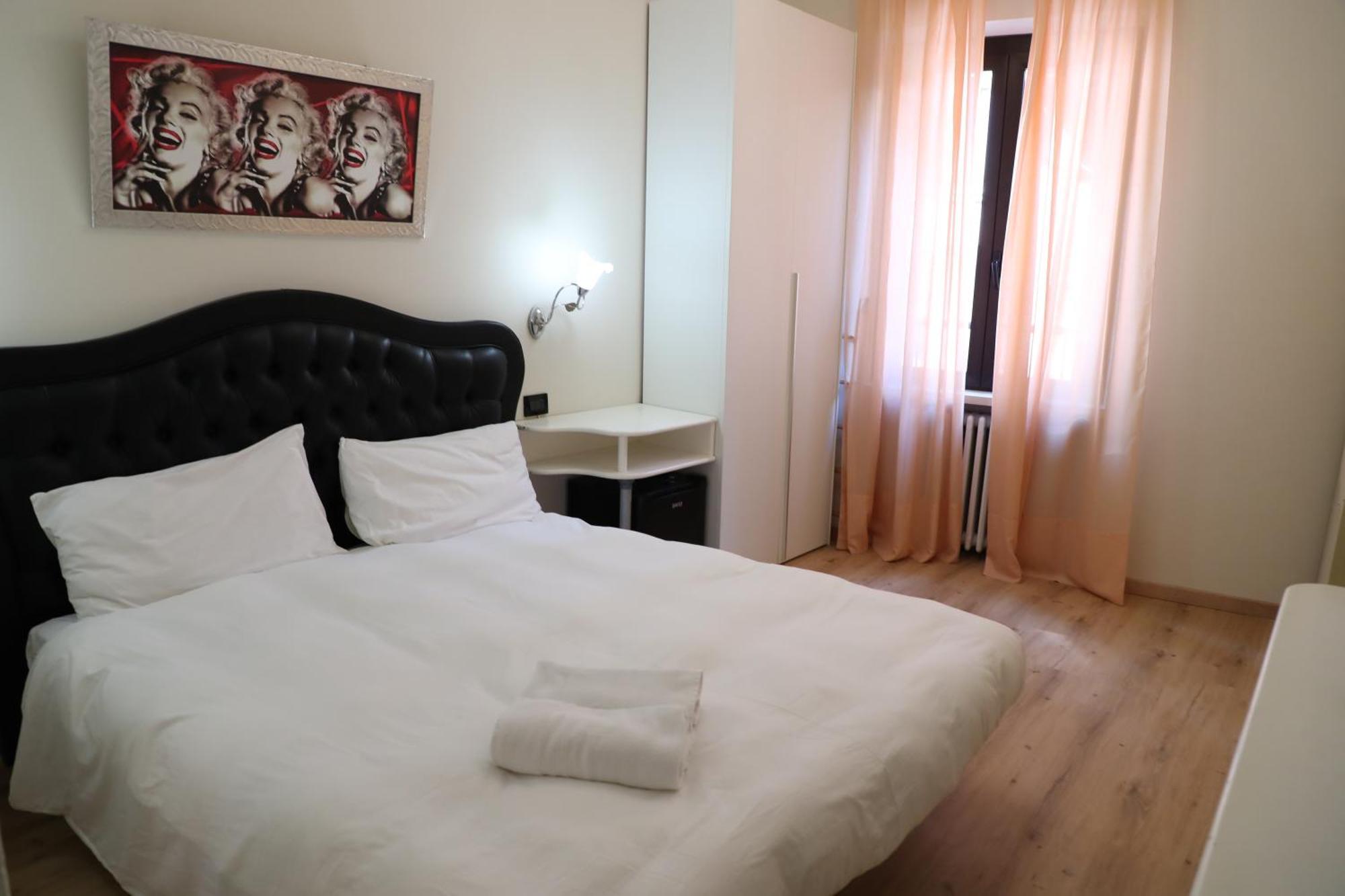 Hotel Central Giacomini 萨罗 外观 照片