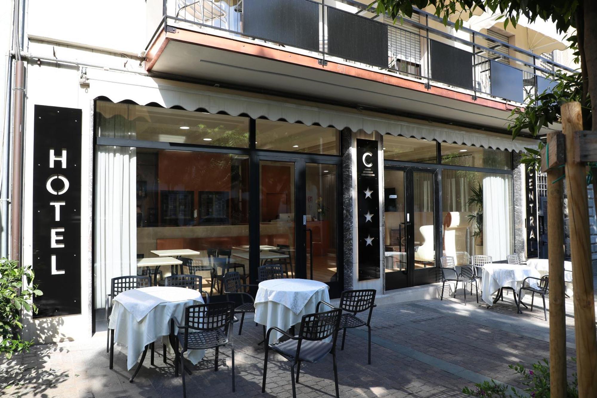 Hotel Central Giacomini 萨罗 外观 照片