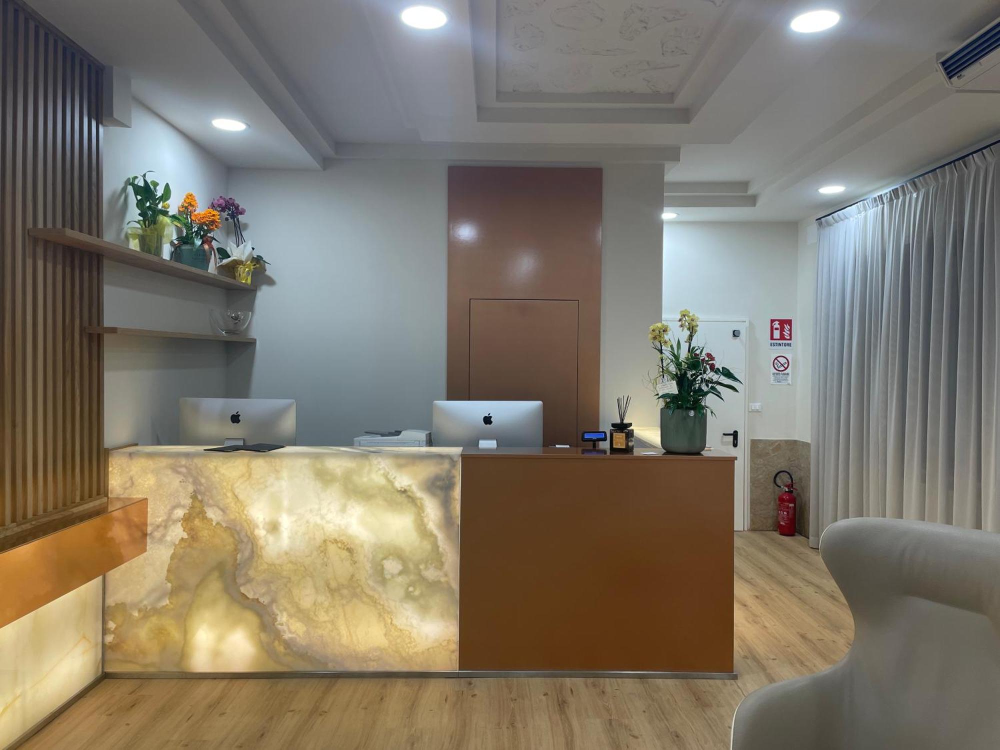 Hotel Central Giacomini 萨罗 外观 照片