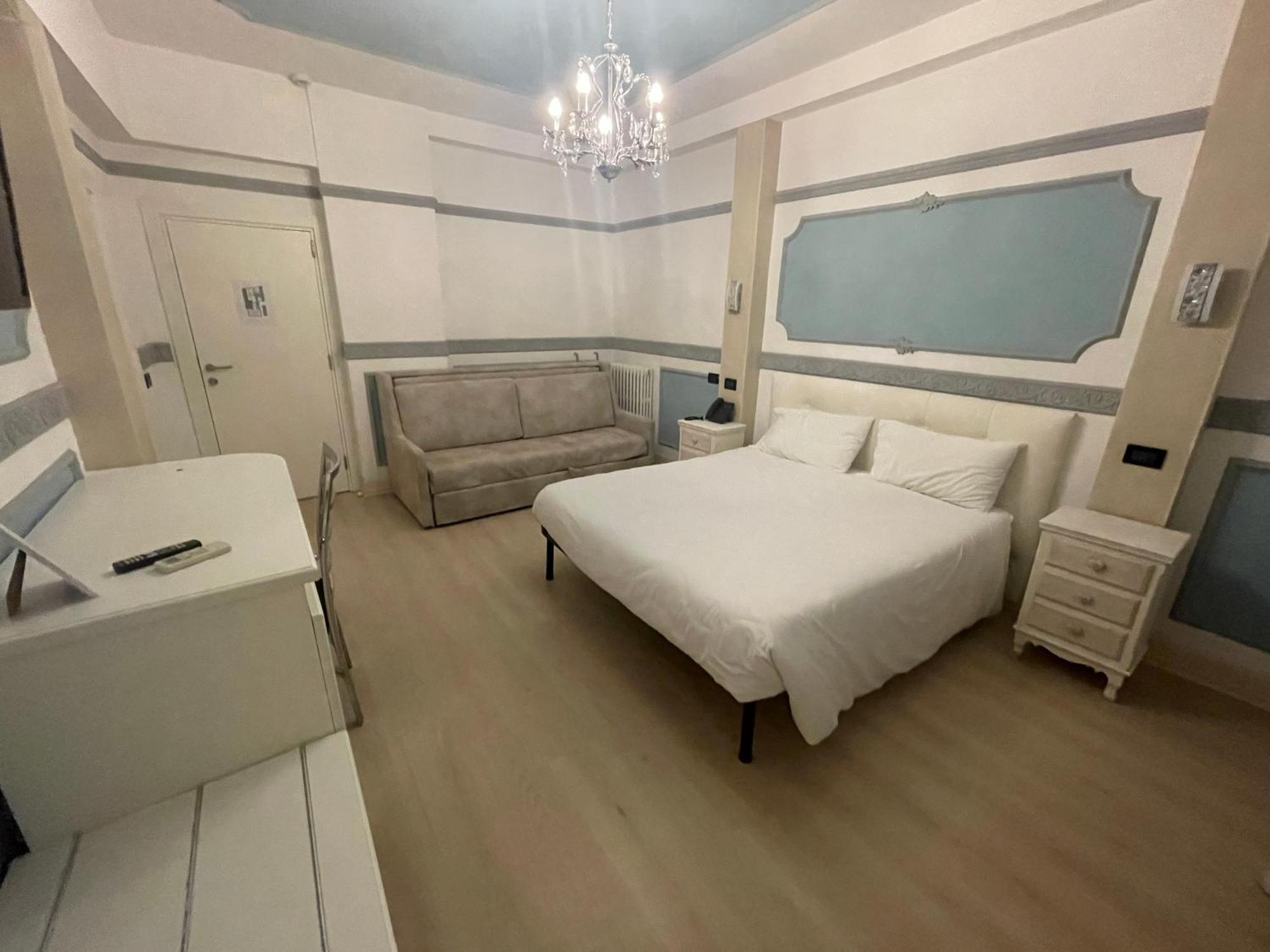 Hotel Central Giacomini 萨罗 外观 照片