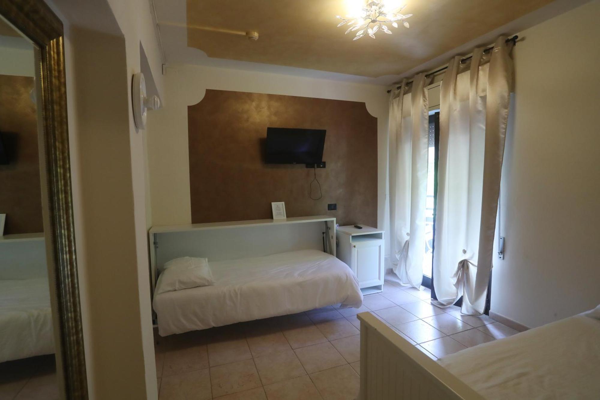 Hotel Central Giacomini 萨罗 外观 照片