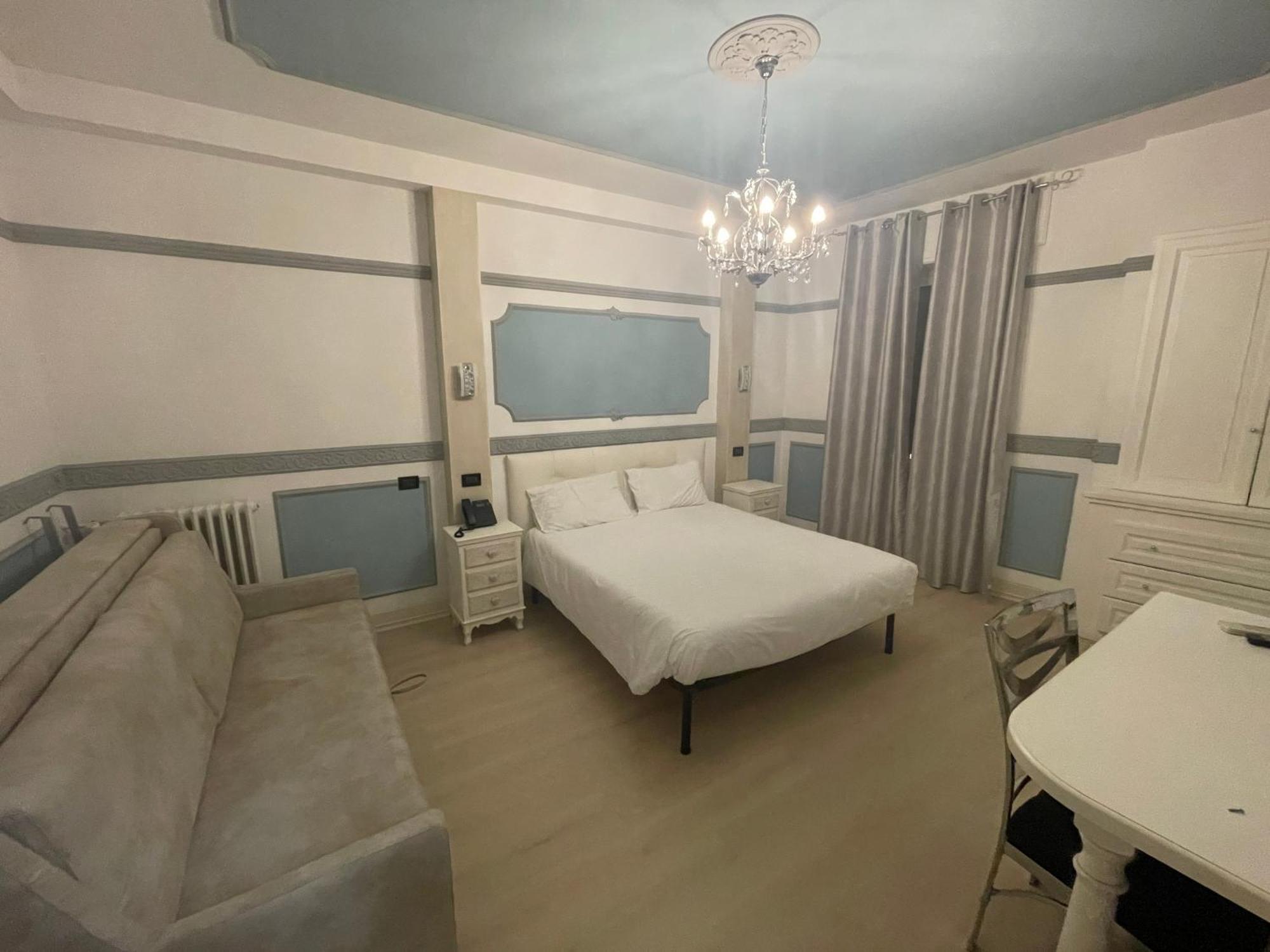 Hotel Central Giacomini 萨罗 外观 照片