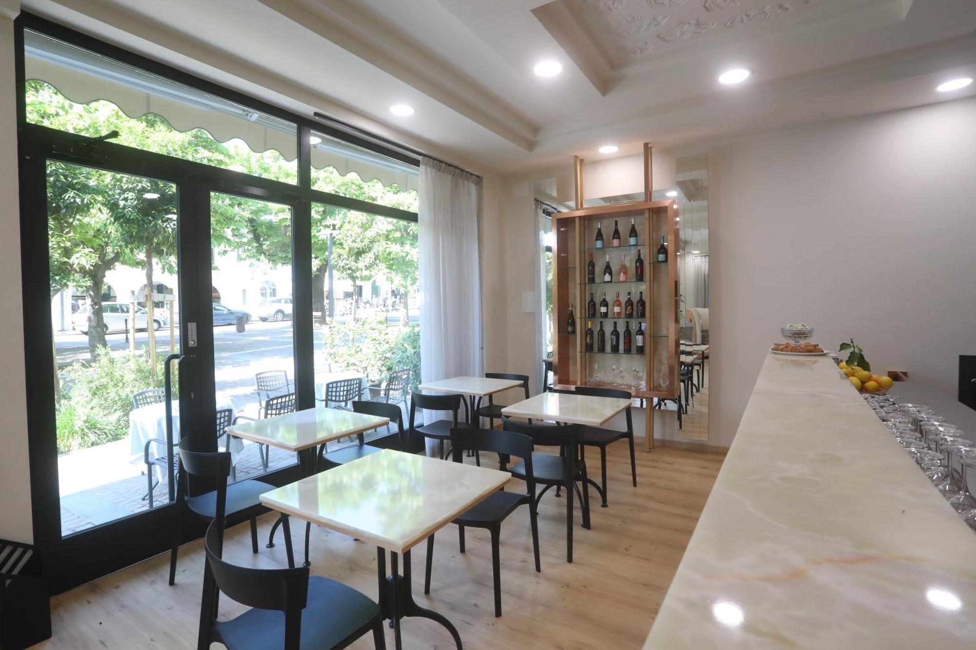 Hotel Central Giacomini 萨罗 外观 照片