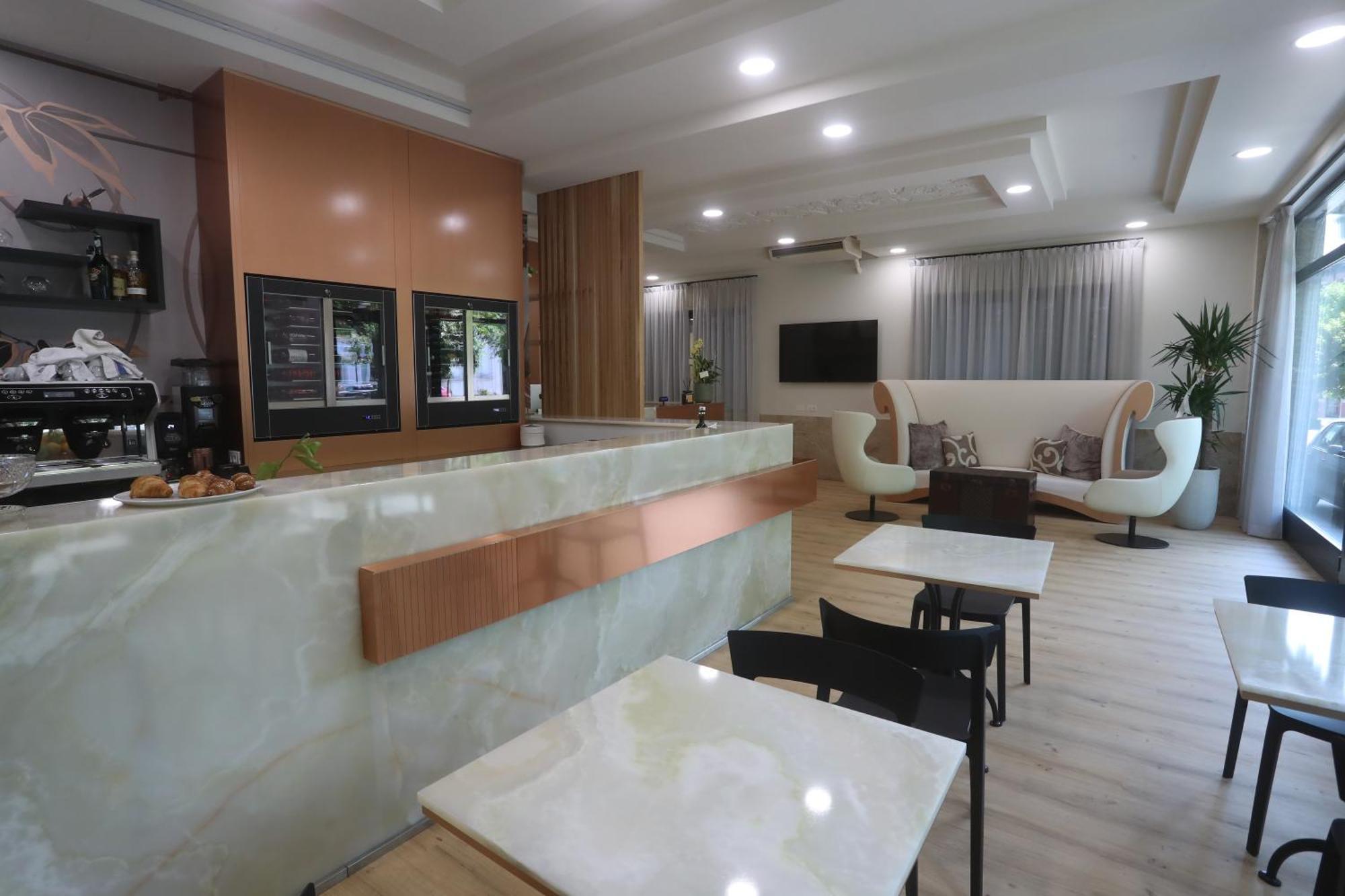 Hotel Central Giacomini 萨罗 外观 照片